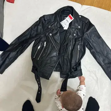 미사용 새상품 ZARA 블랙 가죽 자켓 M 라이더 여성용