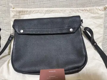 SLOWCO 블랙 가죽 숄더백