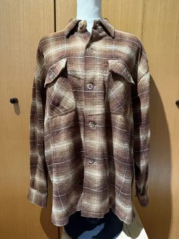 브라운 계열 체크 무늬 플란넬 셔츠 구제 의류