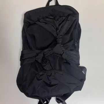 iugamakaras 이우가마카라스 백팩 블랙 블랙