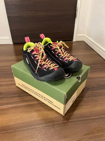 KEEN 아웃도어 신발 블랙/핑크/그린 23.5cm