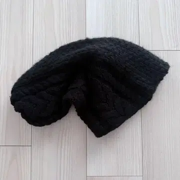 black knit slouchy beanie