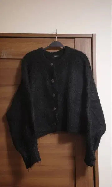 JEANASIS 리치 샤기 숏 크루 가디건