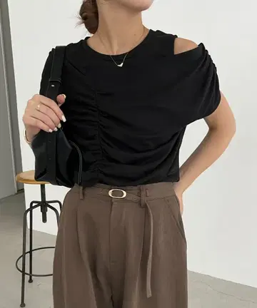 CAPRICIEUX LE'MAGE 아지메 개더 T셔츠