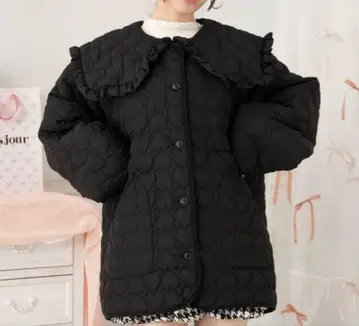 [ 새상품급 ] 아프레 주르 하트 퀼팅 아우터 자켓 블랙 프릴 옷깃