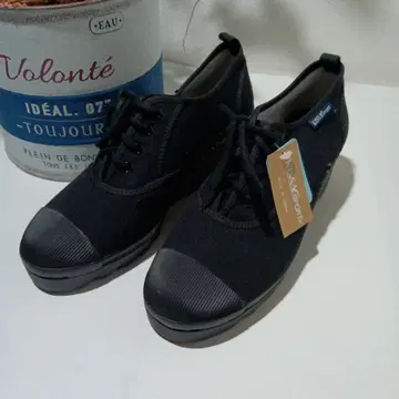 택 포함 새상품 일본제 블랙 캔버스 스니커즈 22.5