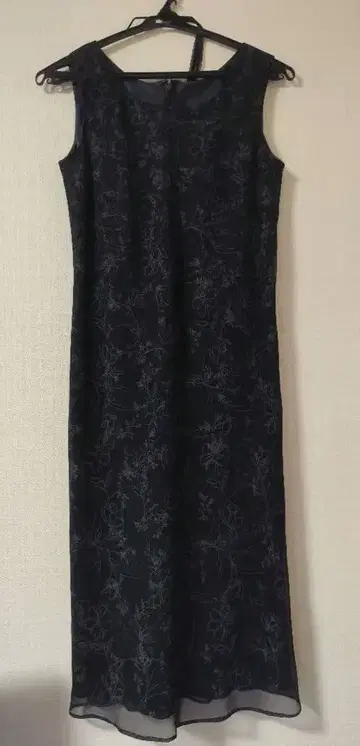 블랙 꽃무늬 자수 슬리브리스 원피스 드레스 크리스마스