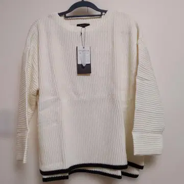 택 포함 새상품 Reflect 아이보리 리브 긴팔 니트