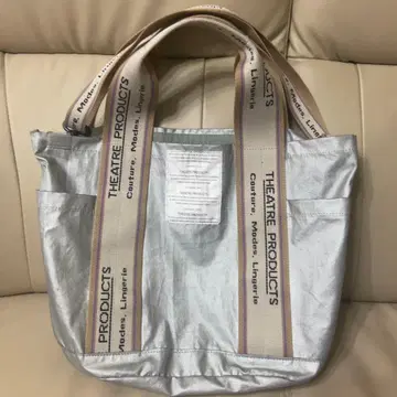 THEATRE PRODUCTS 별주 메탈릭 버킷 토트 숄더백