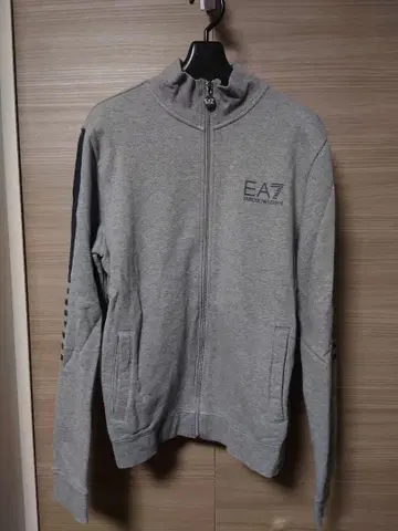 EA7 엠포리오 아르마니 맨투맨 자켓