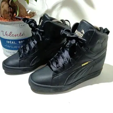 PUMA 블랙 리본 하이컷 스니커즈