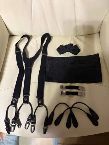 블랙 카머밴드 & 나비 넥타이, 서스펜더, 암밴드 4