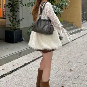 Kastane 소매 컷 아웃 레이스 풀오버 화이트