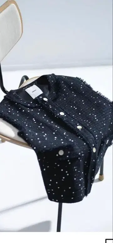 ebure 에부르 2024 SS 트위드 베스트 네이비