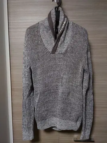 아르마니진 스웨터