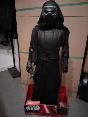 [스타 워즈] 카일로 렌 31인치 (79cm) 피규어