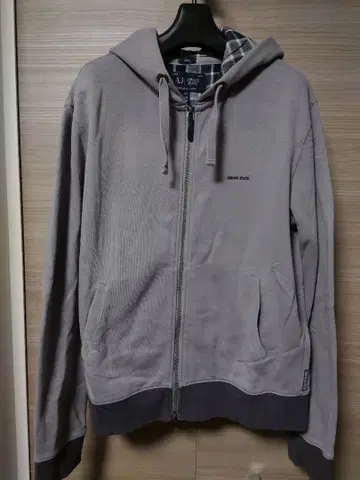 아르마니진스 후드티