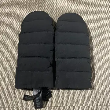 COS 블랙 다운 장갑
