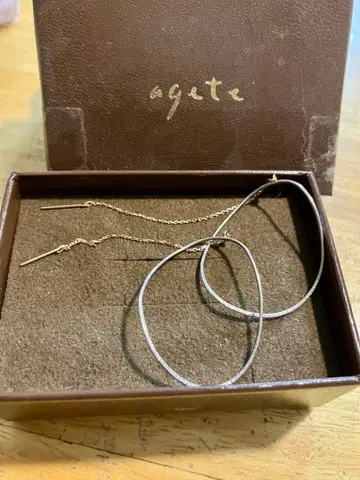 agete 타원형 후프 귀걸이입니다