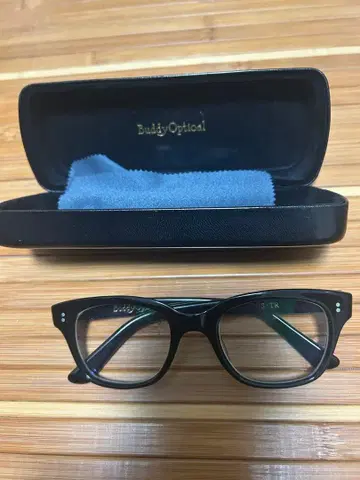 버디 옵티컬 블랙 안경 케이스 포함