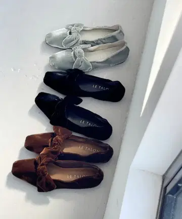 [ 완판템 ] LE TALON 스퀘어 벨벳 리본 플랫