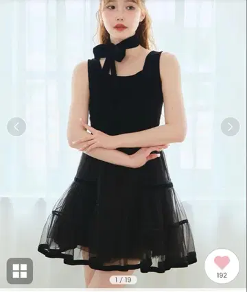 슬리브리스 블랙 티어드 원피스