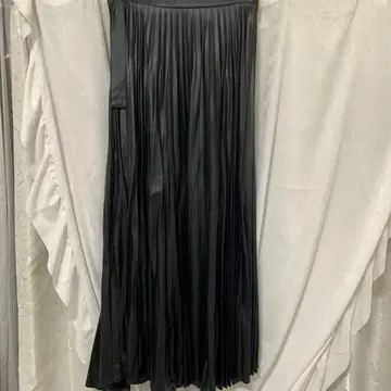 ZARA 가죽 플리츠 롱 스커트 블랙