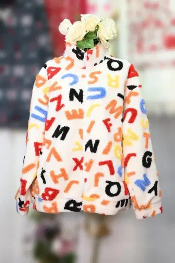 새상품 추가 OFF! 복슬복슬 알파벳 패턴 집업 아우터 2L 사이즈