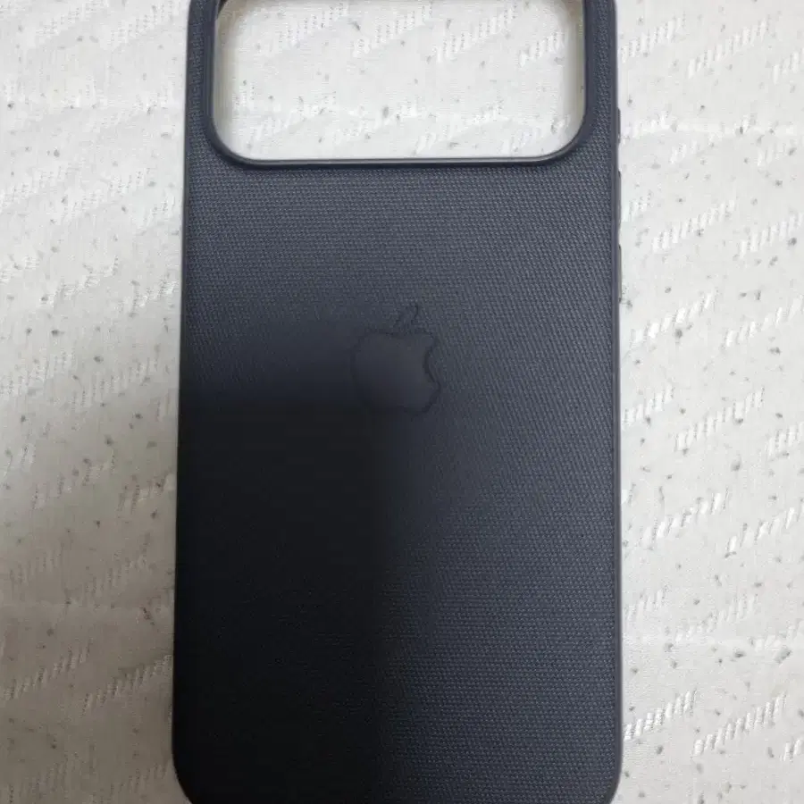 Apple iPhone 17 Pro Max TechWoven Case Black on Bunjang Global Site.