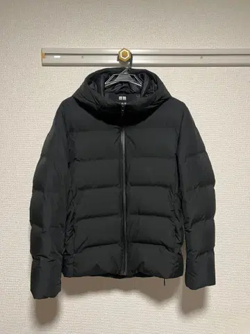 유니클로 블랙 다운 자켓