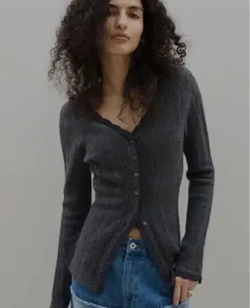 Ameri UND PIN TUCK LACE LIKE KNIT TOP