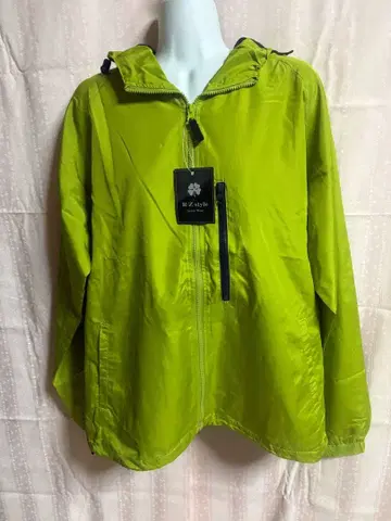 라임 그린 나일론 자켓 후드 부착