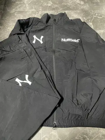 NuffSaid 블랙 나일론 자켓 나일론 팬츠 셋업