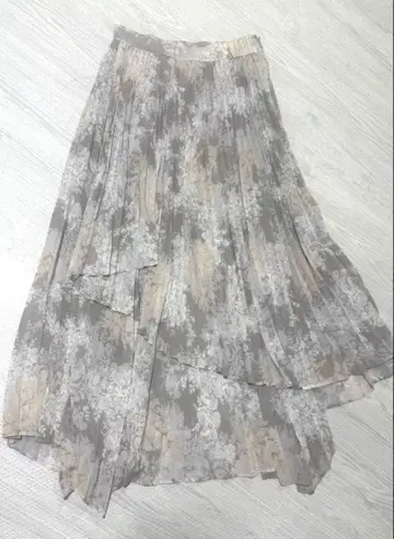 새상품급 FRAY I.D 꽃무늬 플리츠 롱 스커트