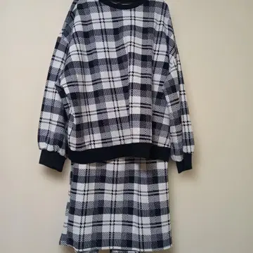 SHEIN 화이트 블랙 체크 셋업 2L 사이즈 신축성 있음