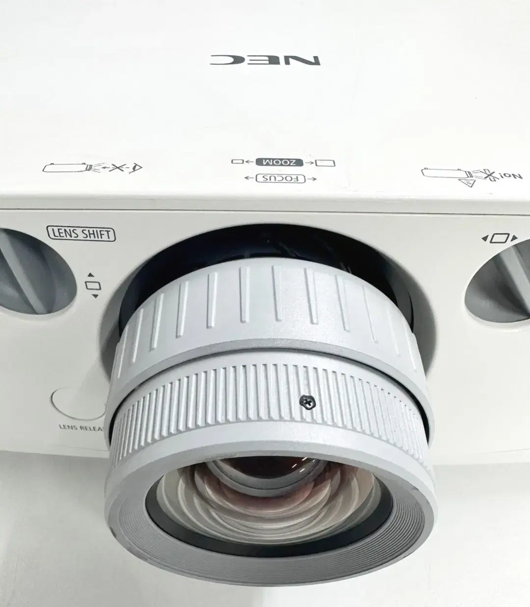 NEC NP-PA500X 5000 ANSI XGA used beam projector