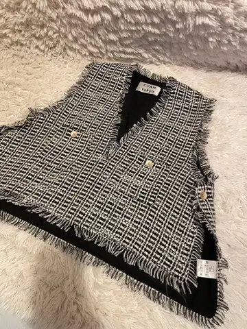 CYAN TOKYO 시안 도쿄 백 오버 트위드 베스트