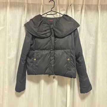 후드 부착 숏 기장 다운 자켓 블랙