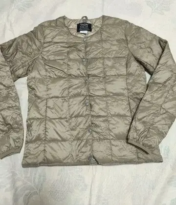 새상품급 TAION (R) (타이온) 노카라 다운 자켓 수납 봉투 포함