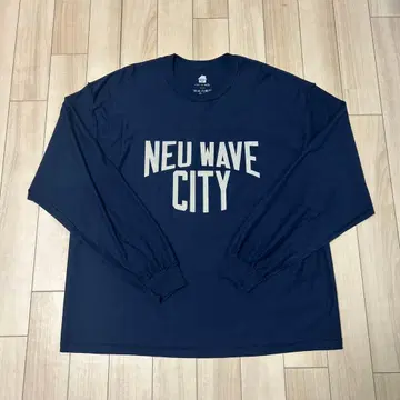 ISNESS MUSIC 티셔츠