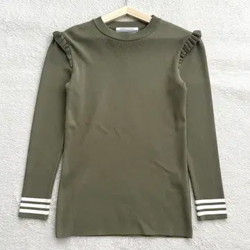 보더스 앳 발코니 보더 프릴 니트 상의 38 카키