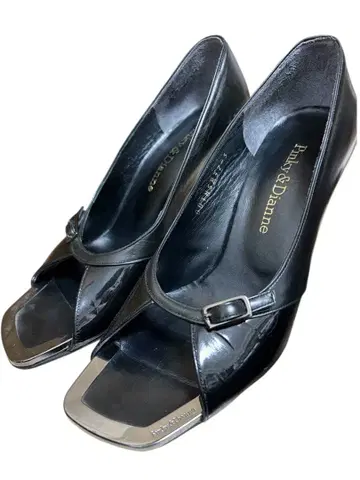 Hank & Dianne 블랙 오픈토 펌프스