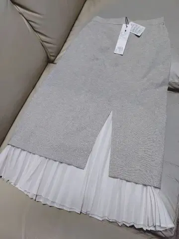 ELENDEEK 엘렌딕 리스타 백 플리츠 스커트