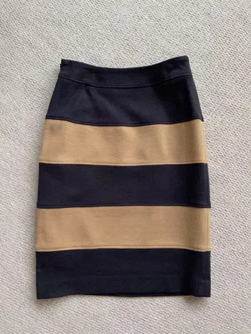 새상품 La TOTALITE 라토타리테 보더 스커트