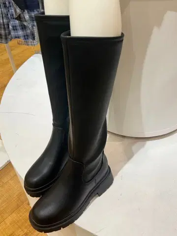 블랙 롱 부츠 합성 피혁 통굽