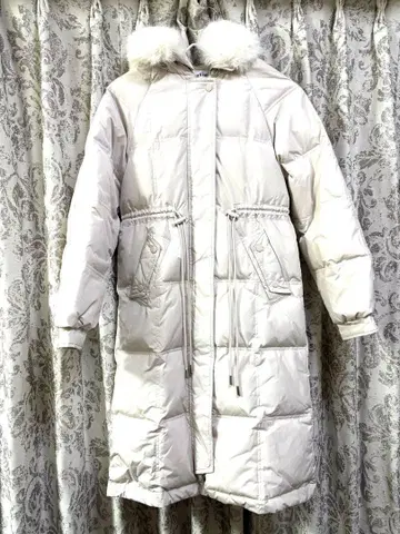 아이보리 화이트 다운 자켓 후드 부착