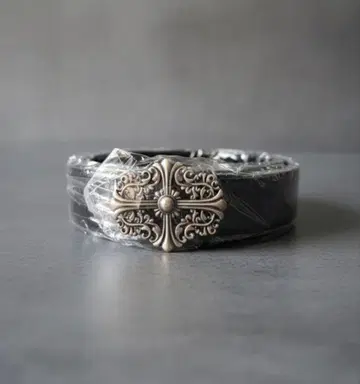 신상품 존재감 크로스 버클 블랙 가죽 벨트