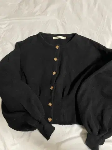 MOUSSY 블랙 크롭 니트