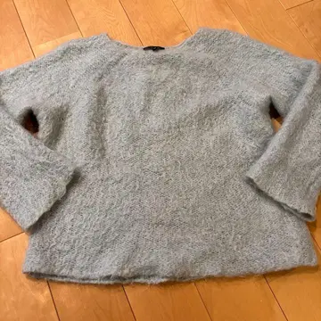 EMPORIO ARMANI 라이트 블루 스웨터 38