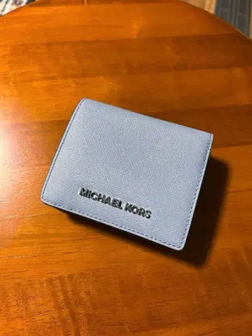 MICHAEL KORS 블루 접이식 지갑